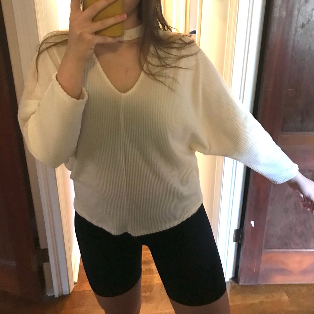 sweater - Picture 3 of 3